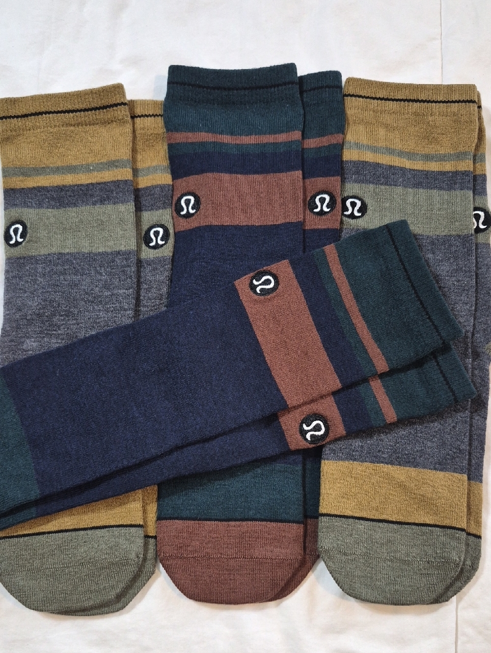 4 Pair Lululemon Socks
